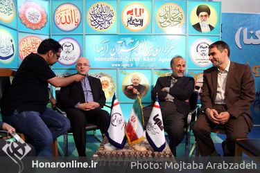 بازدید علی مرادخانی از نمایشگاه قرآن 