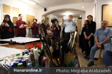 پرفورمنس کالیگرافی مهدی حاجی محمدی فریمانی در گالری ترانه باران