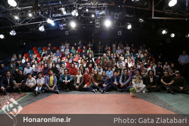 نمایش "عقل صورتی یا مدادی که فقط مشق نمی‌نوشت"