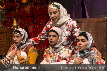 نمایش "زنان بیشه گل" در تالار چهارسو