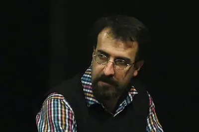 ابراهیم حسینی: پوسترهای تئاتر محلی برای عرضه ندارند / افزایش 40 درصدی شرکت‌کنندگان مسابقه پوستر تئاتر فجر