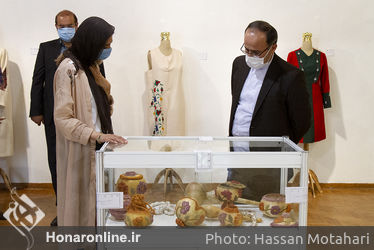 بازدید دکترسید مجتبی حسینی از نمایشگاه آثار سوزن‌دوزی معاصر ایران