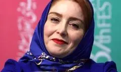 ژاله صامتی به همراه فرزندش روی صحنه می‌رود