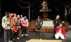 ببینید | اجرای نمایش «کمدی اکتشافات» در پردیس تئاتر شهرزاد