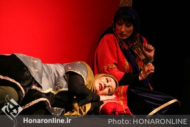 نمایش "پشت دیوار عمارت" در تماشاخانه سرو