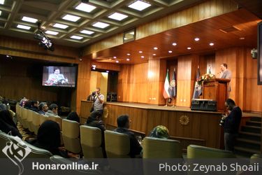 نشست هم‌اندیشی طراحان و تولیدکنندگان بخش طراحی لباس جشنواره فجر